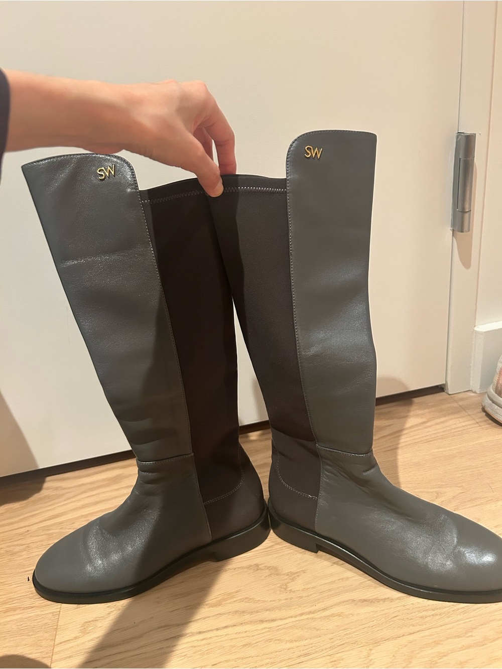 Stuart Weitzman Keelan Leather Knee-High Boots Elegant Gray Size 6